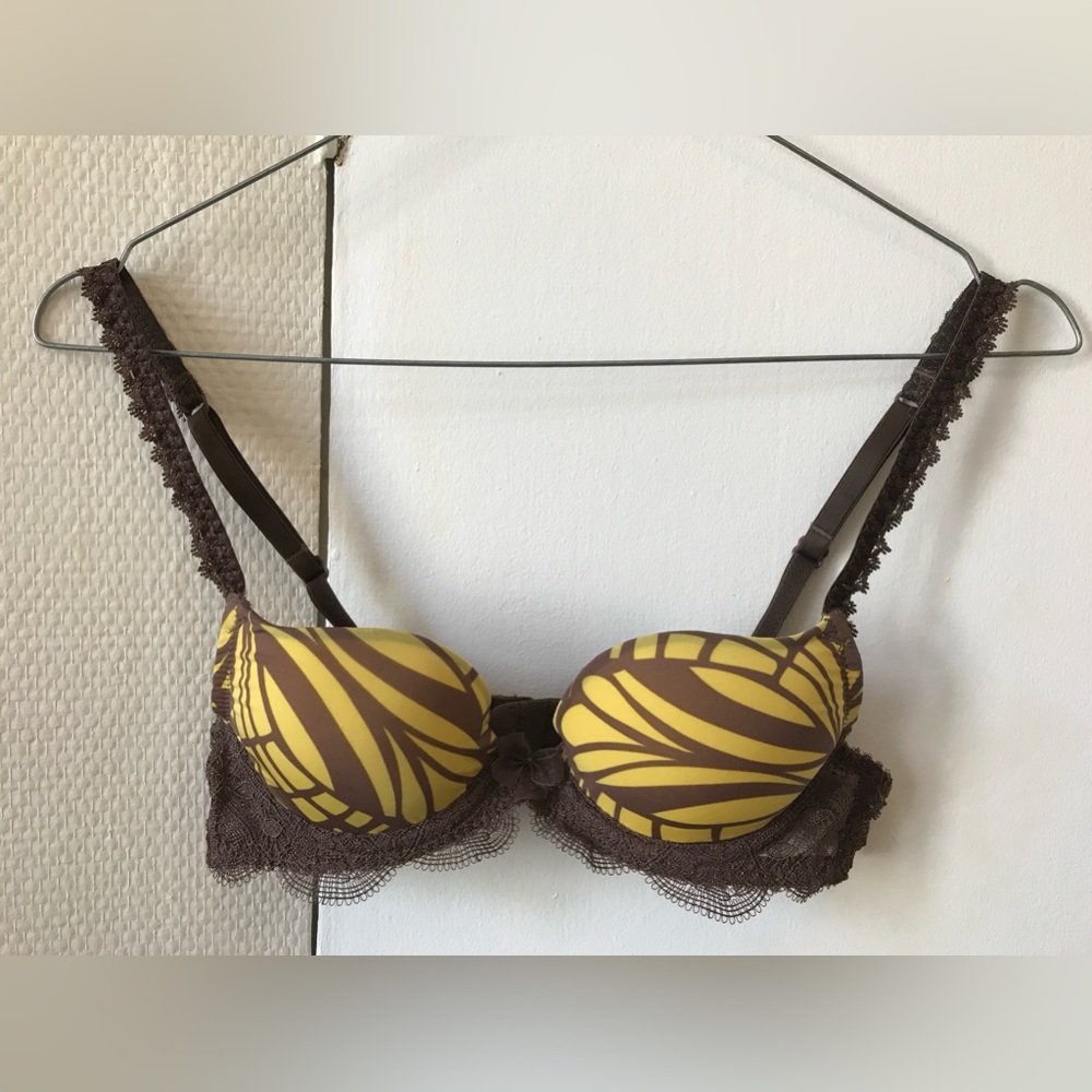 Yellow and brown bra with lace